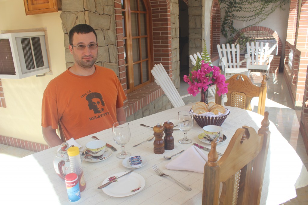 David at Hostal Cuba's desayuno