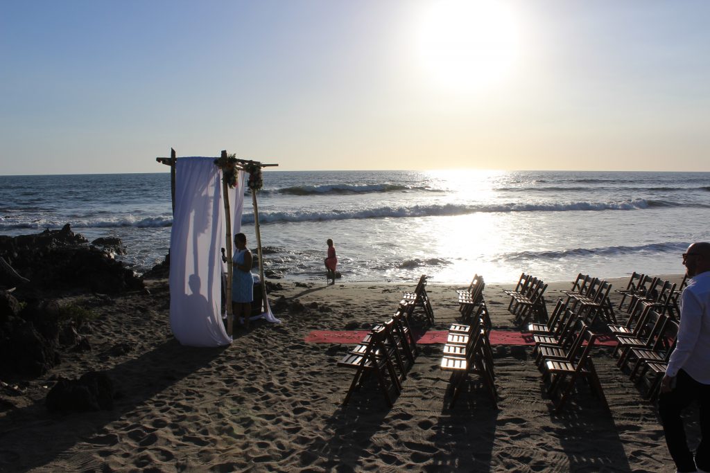Nica wedding on the beach